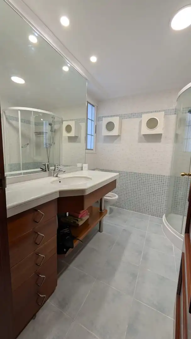 Bathroom of Flat for rent in Valencia  with Air Conditioner, Heating and Parquet flooring