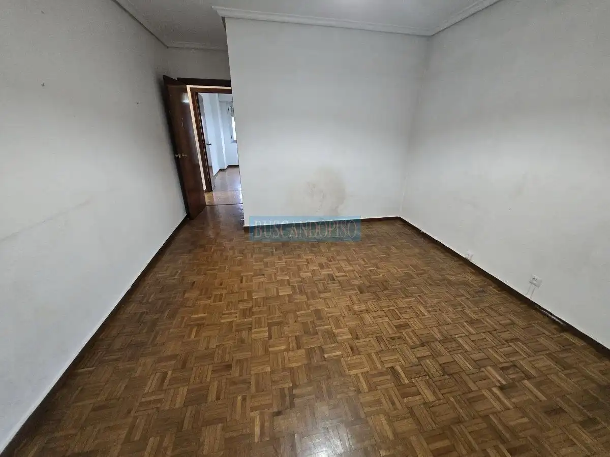 Wohnung zum Verkauf in  Logroño mit Heizung und Terrasse