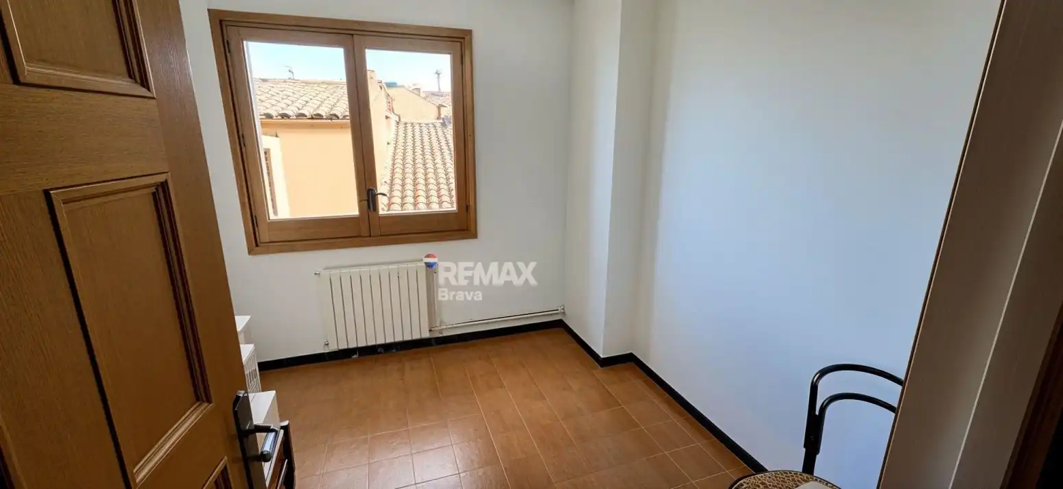 Habitación de Casa adosada en venta en Celrà con Aire acondicionado, Jardín privado y Terraza