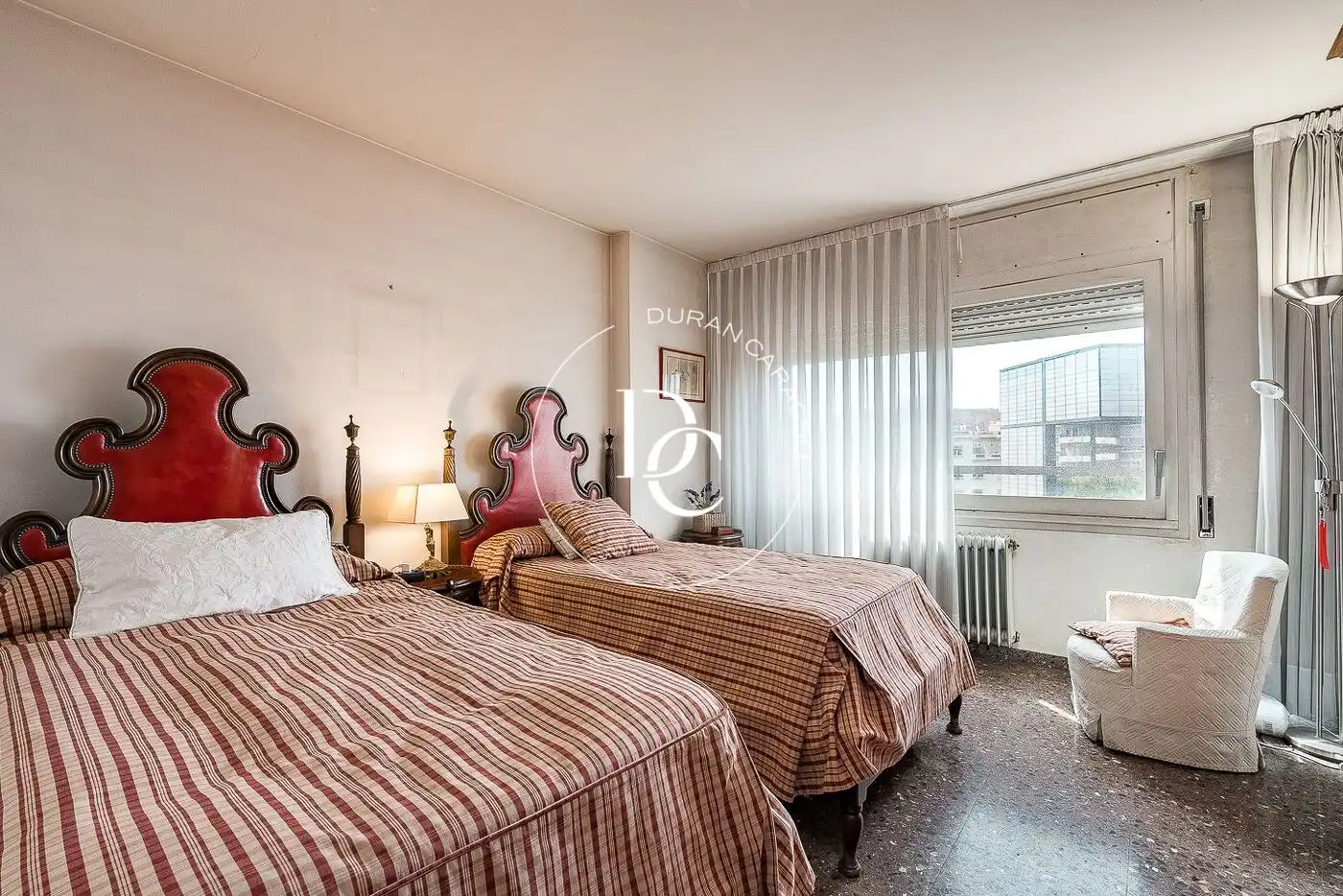 Habitación de Piso en venta en Barcelona con Calefacción y Balcón