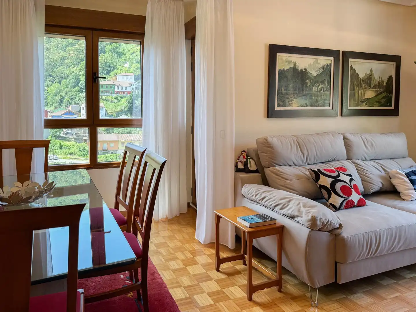 Sala de estar de Piso en venta en Mieres (Asturias) con Calefacción, Parquet y Amueblado