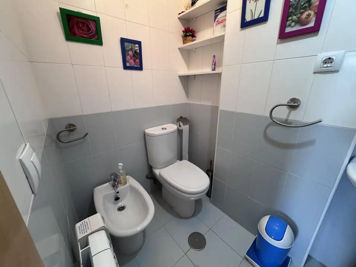 Baño de Apartamento en venta en Llanes con Calefacción, Terraza y Trastero