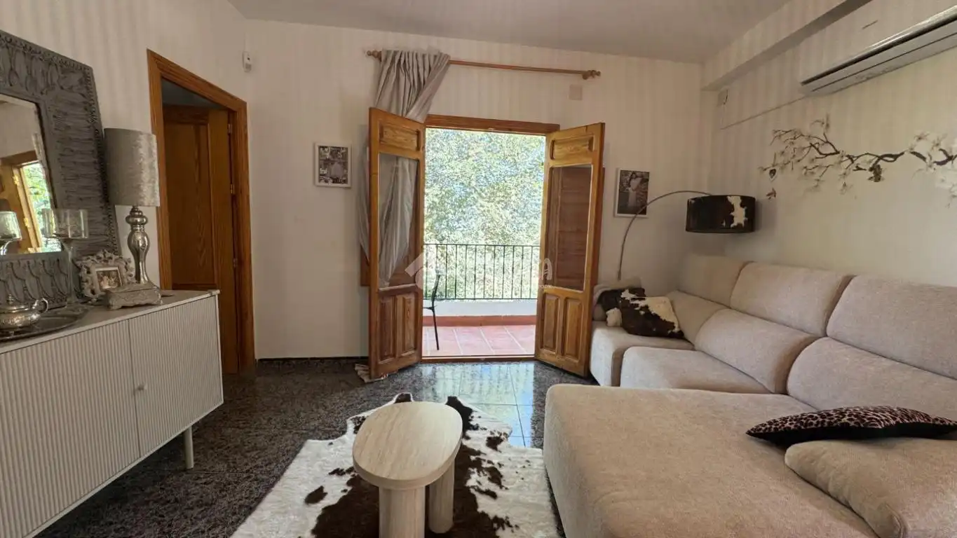 Sala de estar de Casa o chalet en venta en Alpujarra de la Sierra con Aire acondicionado, Trastero y Amueblado