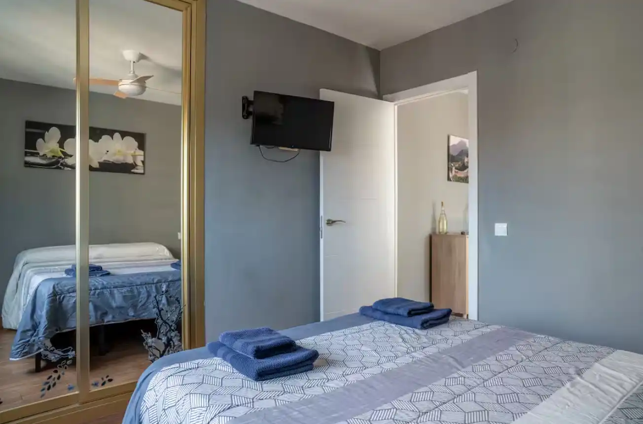 Habitación de Apartamento de alquiler en Benidorm con Aire acondicionado, Calefacción y Parquet
