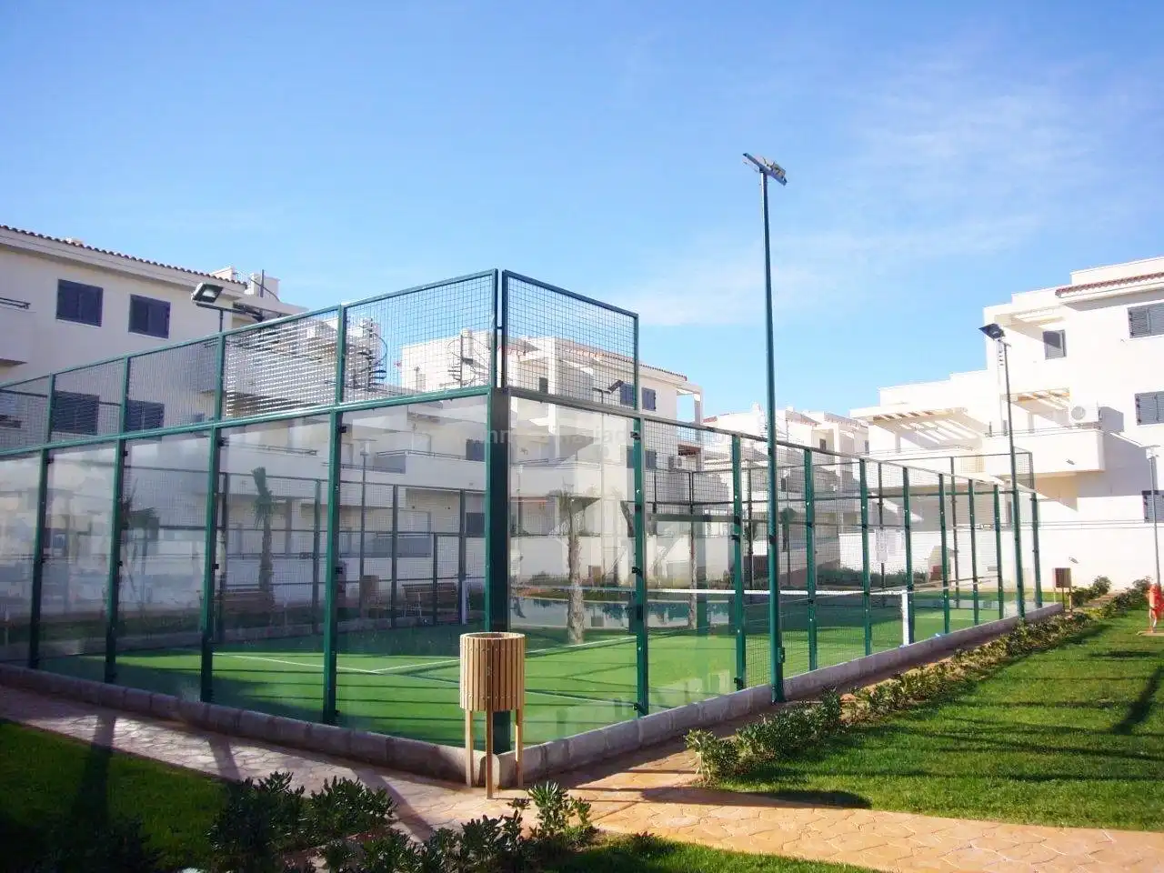 Vista exterior de Apartament en venda en Alcalà de Xivert amb Aire condicionat, Jardí privat i Terrassa