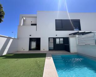 Piscina de Casa o xalet de lloguer en  Almería Capital amb Aire condicionat, Calefacció i Jardí privat