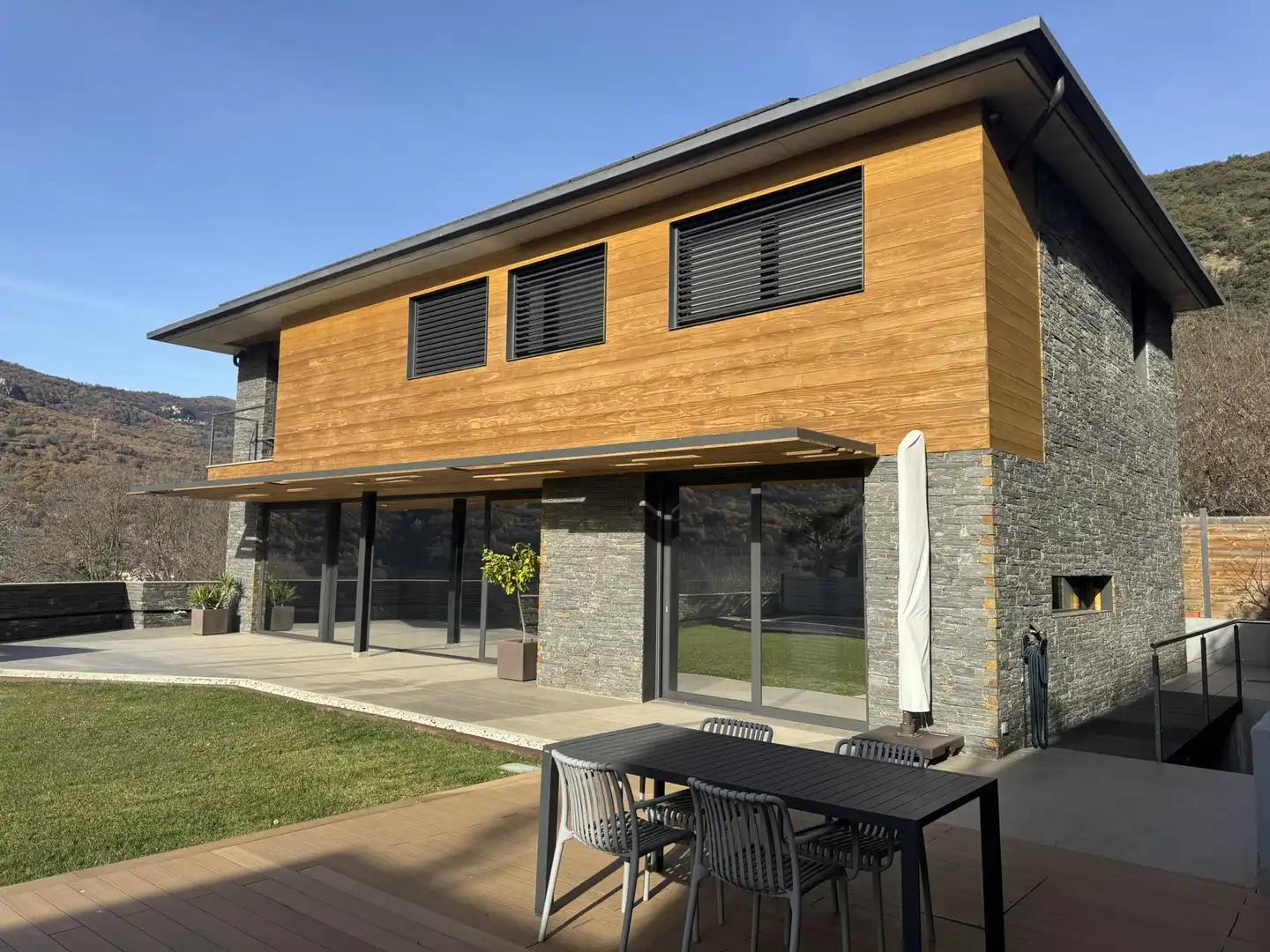 Vista exterior de Casa o chalet en venta en Sort con Calefacción, Piscina y Amueblado