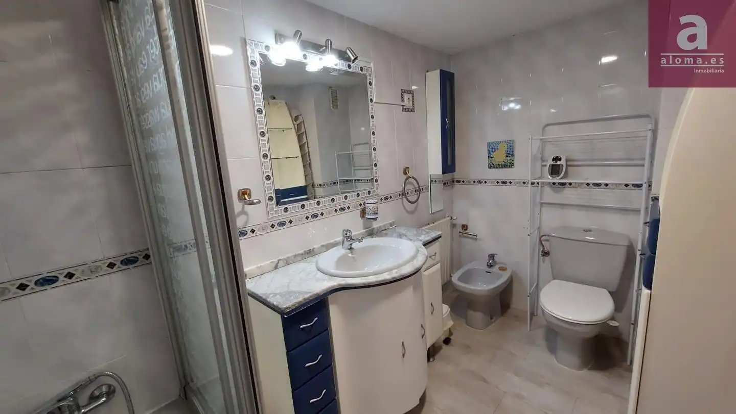 Bathroom of Flat for rent in Cáceres  with Heating, Terrace and Furnished