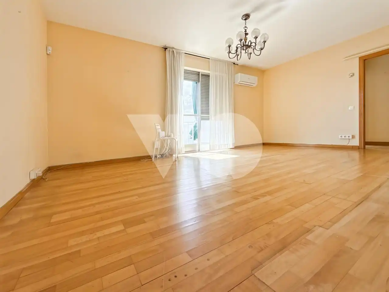 Living room of Flat for sale in Madrid  with Air Conditioner, Heating and Terrace