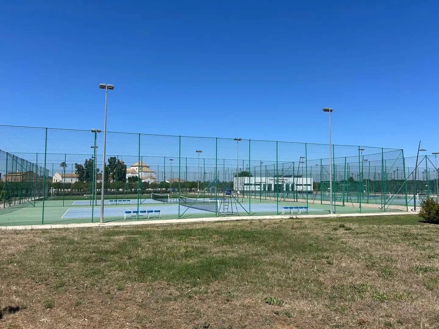 Vista exterior de Residencial en venta en Utrera