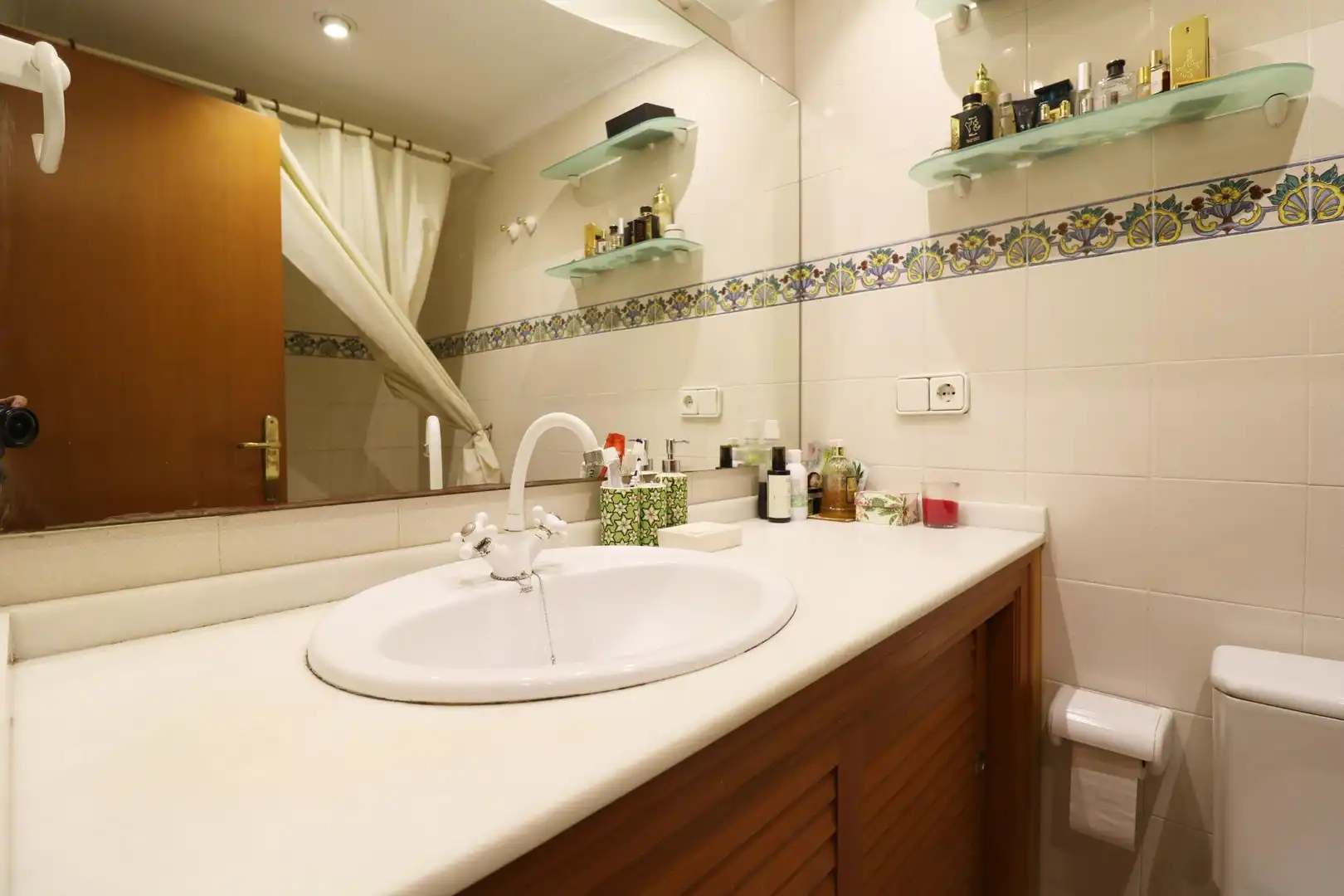 Bathroom of Flat for rent in Elche / Elx  with Air Conditioner, Furnished and Balcony