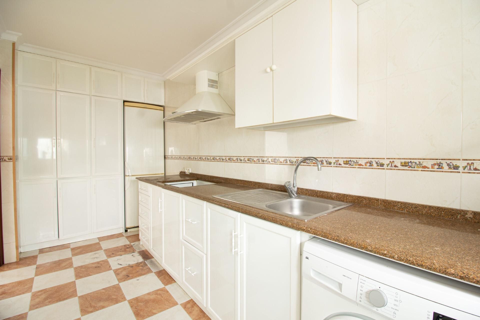 Kitchen of Flat for sale in Rota