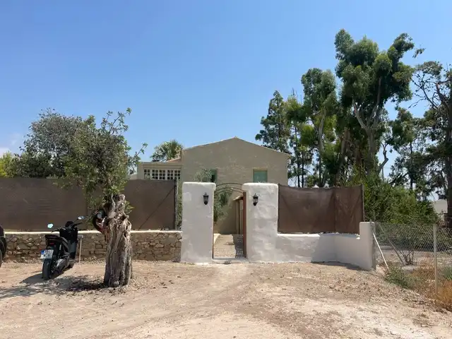 Vista exterior de Casa o xalet de lloguer en Mutxamel amb Aire condicionat, Calefacció i Jardí privat