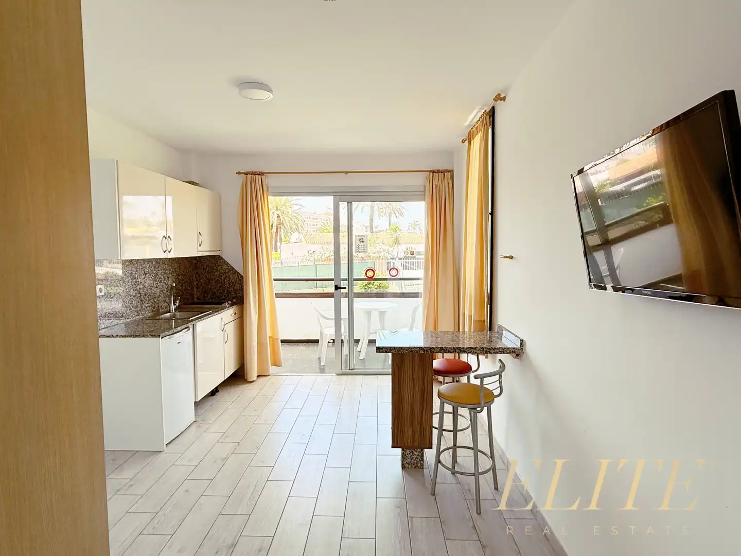 Estudio en venta en San Bartolomé de Tirajana con Jardín privado, Terraza y Amueblado