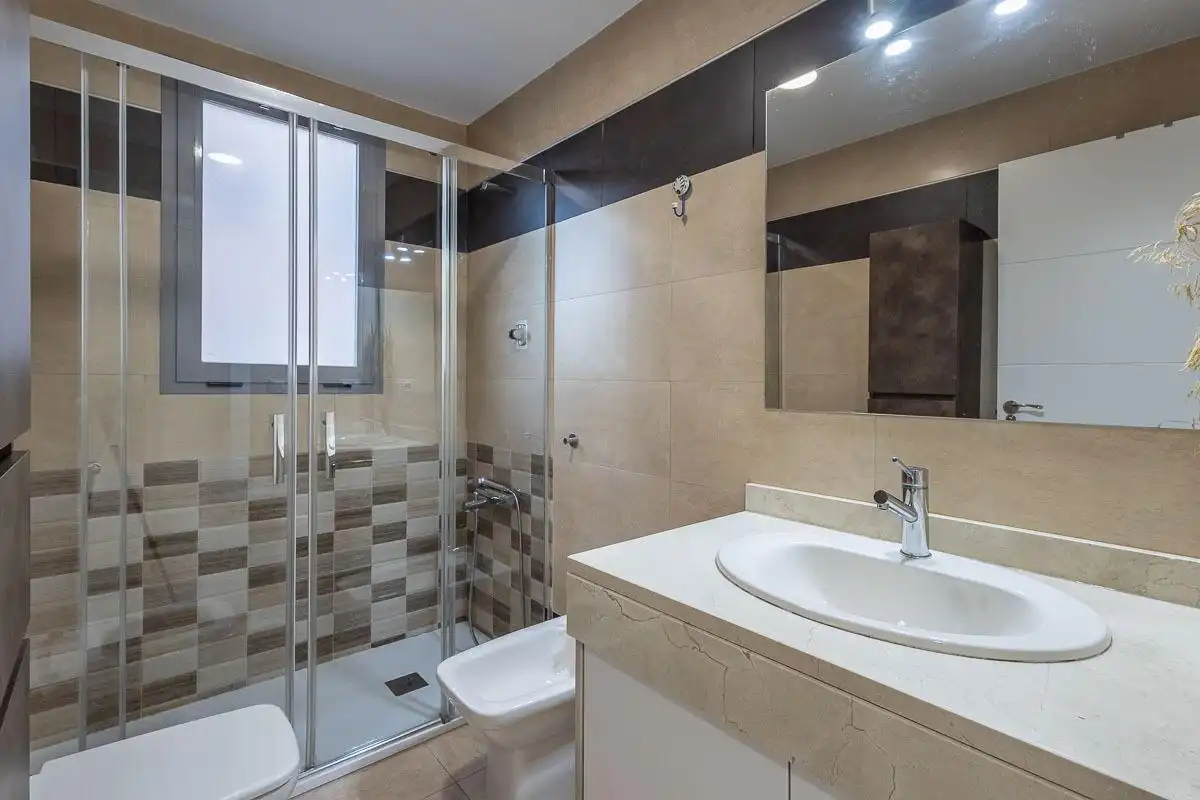 Badezimmer von Wohnung zur Miete in Zaidín