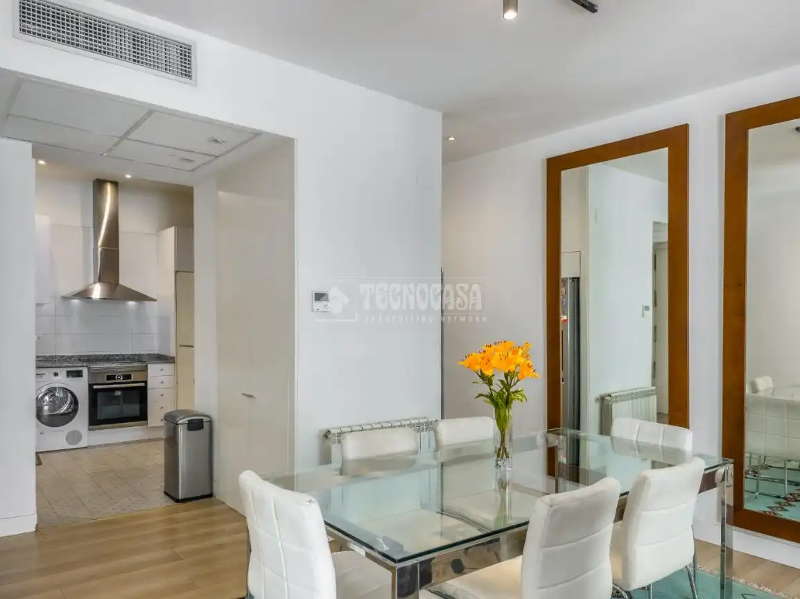 Dining room of Flat for sale in Madrid  with Air Conditioner and Heating
