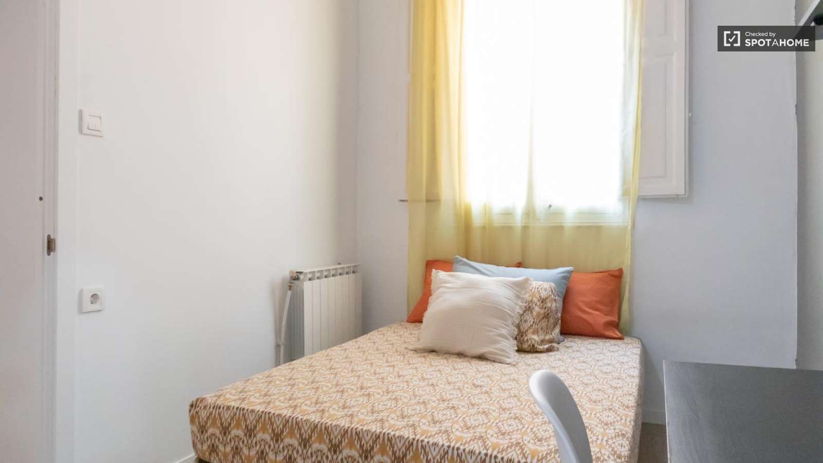 Bedroom of Flat to share in  Madrid Capital  with Air Conditioner, Heating and Terrace