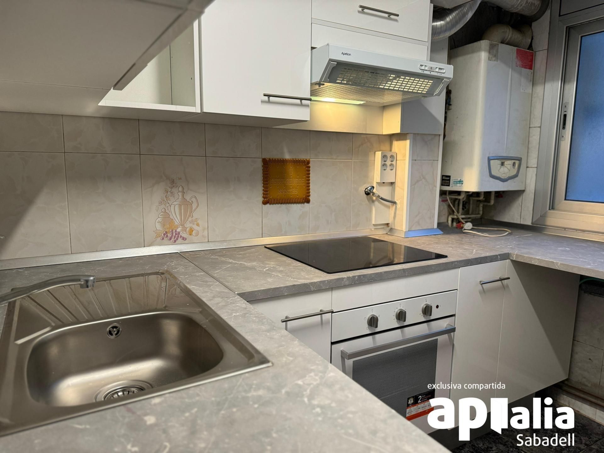 Kitchen of Flat for sale in Sabadell  with Air Conditioner, Heating and Alarm