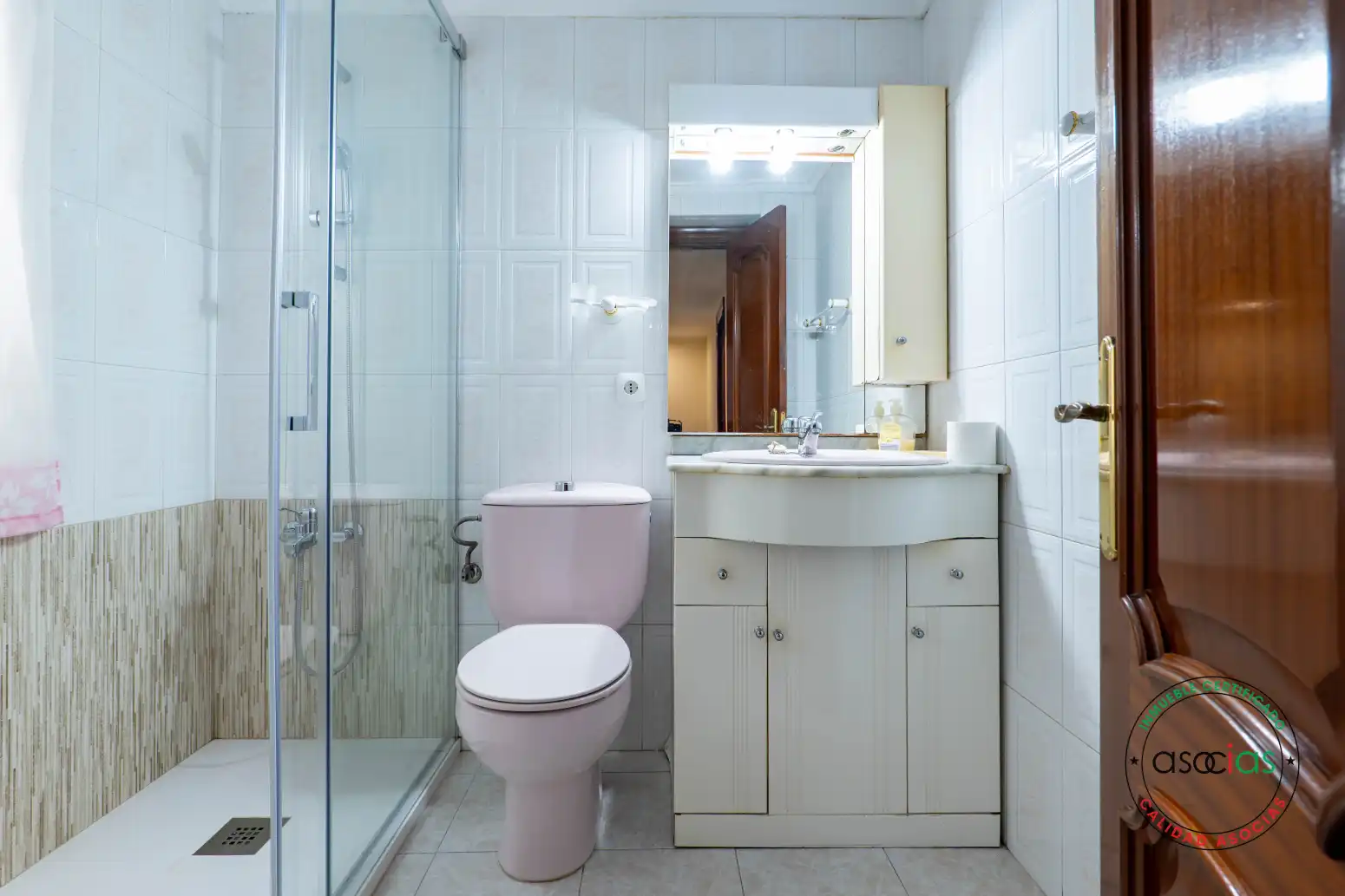 Baño de Piso en venta en Gijón  con Calefacción y Trastero