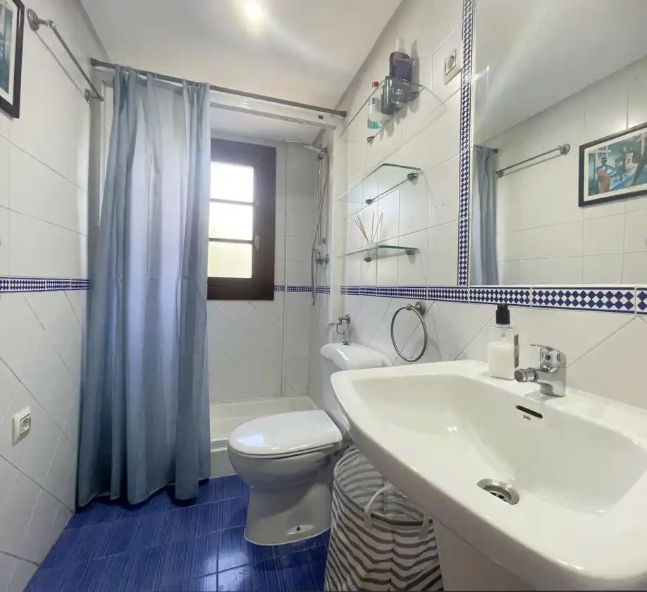 Flat with terrace for sale in Puerto de la Duquesa, imagen 9