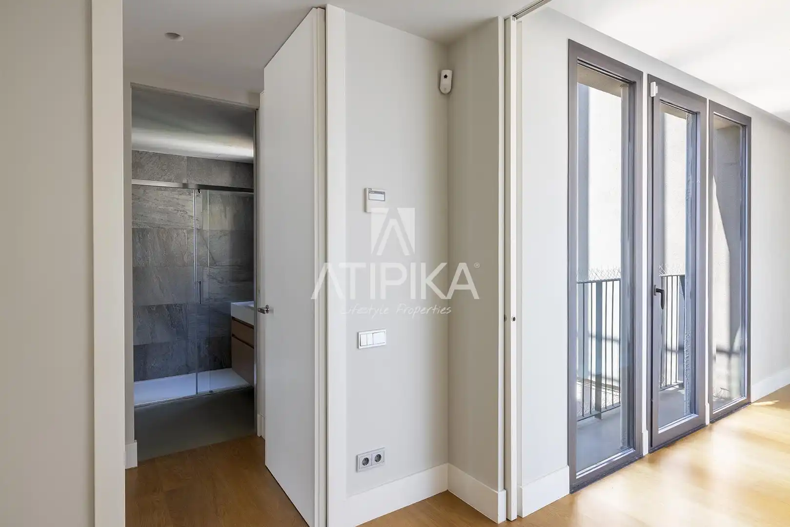 Schlafzimmer von Dachboden zur Miete in Barcelona mit Klimaanlage, Terrasse und Ofen