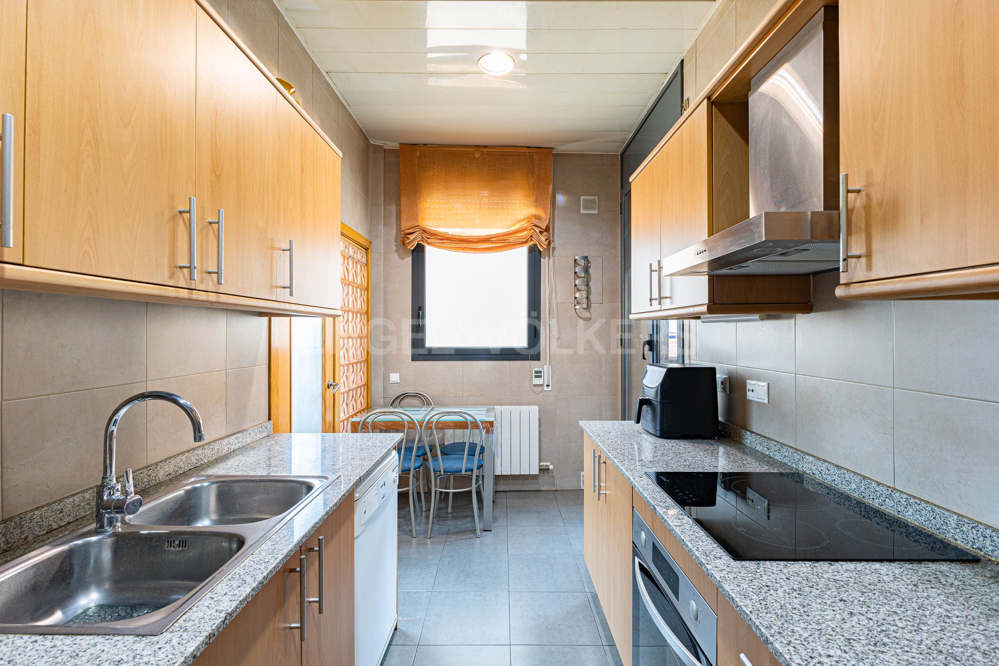 Kitchen of Apartment for sale in Cornellà de Llobregat  with Air Conditioner, Heating and Parquet flooring