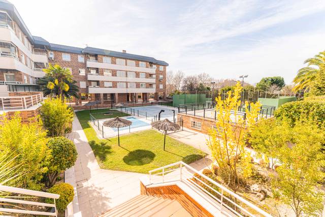 Piso en Alquiler en Calle Tomás Bretón en Sector S