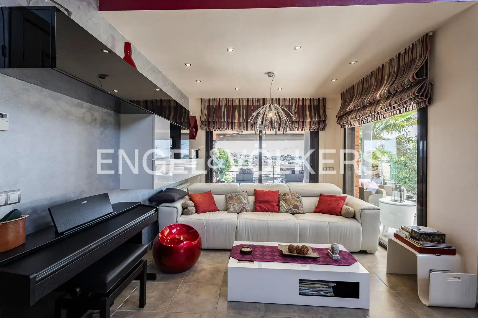 Casa con piscina en venta en Avinguda Can Valls, imagen 14