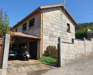 Vista exterior de Casa o xalet de lloguer en Gondomar amb Terrassa