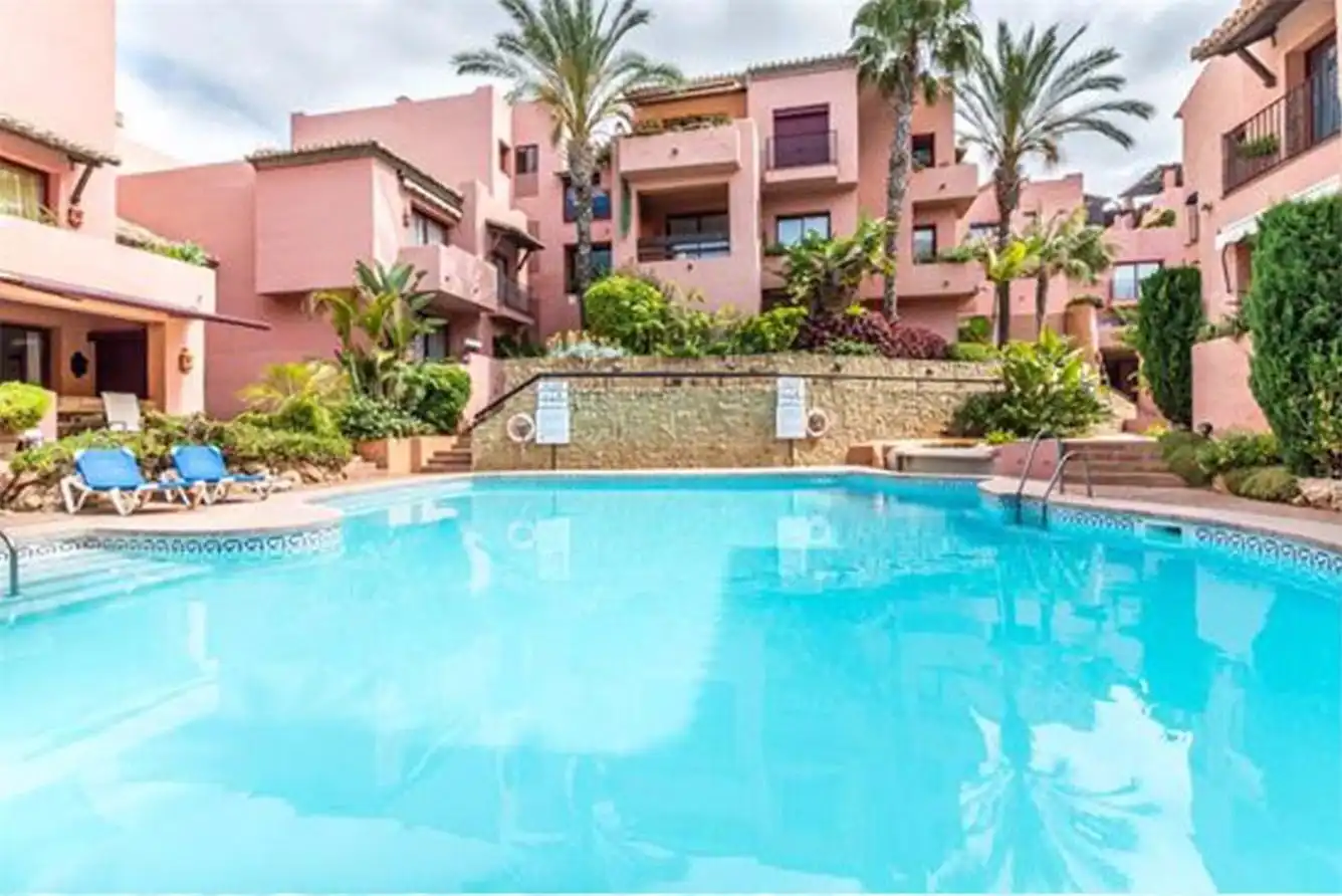 Apartament amb piscina en venda a Elviria - Cabopino