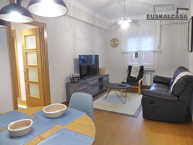 Living room of Flat for rent in Bilbao   with Parquet flooring and Furnished