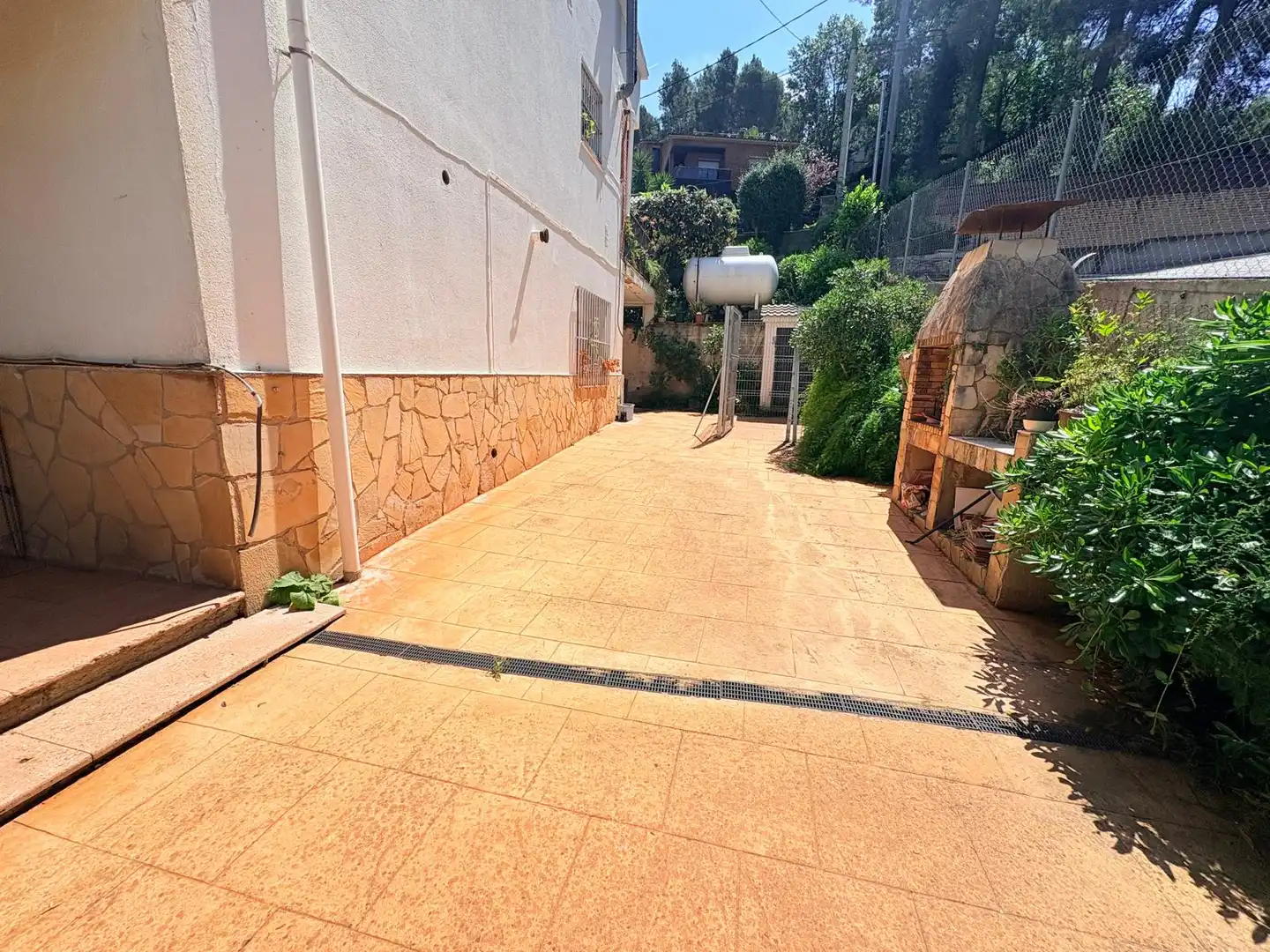Vista exterior de Casa o chalet en venta en Corbera de Llobregat con Calefacción, Jardín privado y Terraza