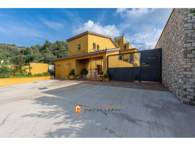 Finca rústica en Alquiler en Les Grases