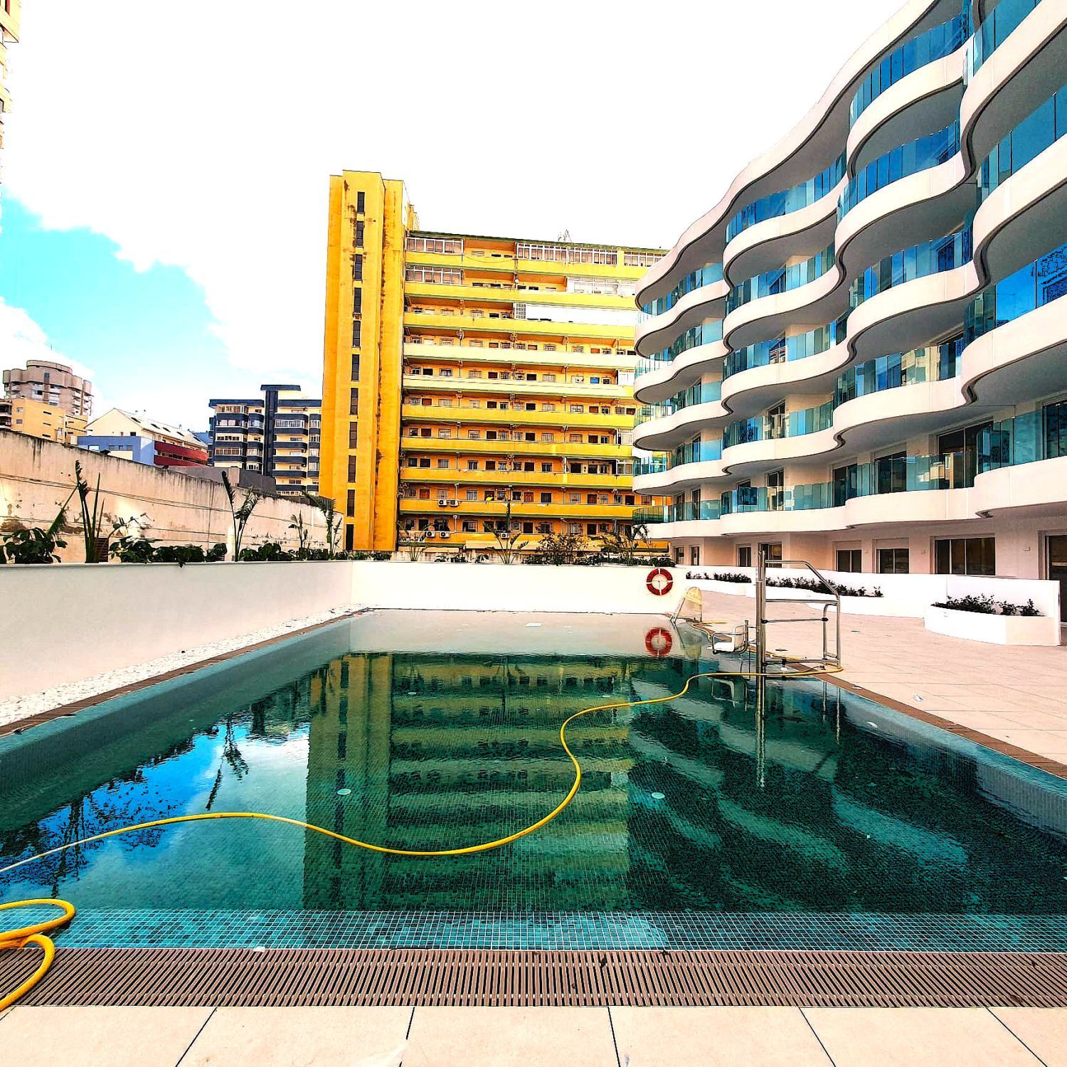 Swimming pool of Flat for sale in Fuengirola  with Air Conditioner, Heating and Parquet flooring