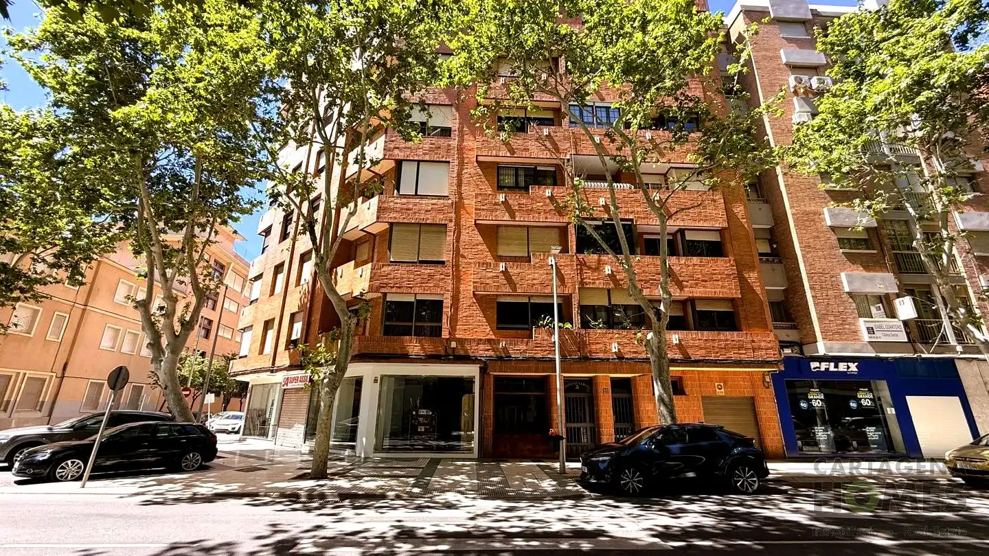 Pis amb terrassa en venda a Santiago Ramón Y Cajal 3, imagen 2