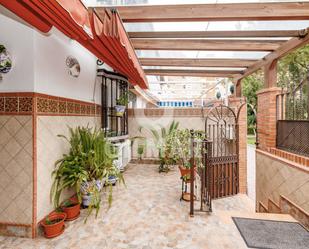 Jardí de Casa adosada en venda en  Sevilla Capital amb Aire condicionat i Piscina