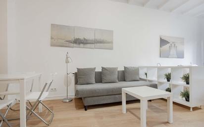 Living room of Flat for sale in  Barcelona Capital  with Air Conditioner, Heating and Terrace