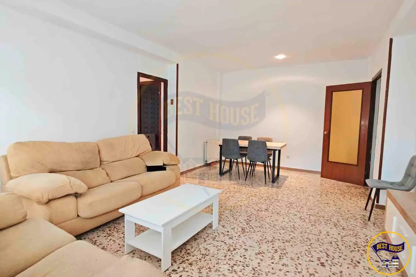 Living room of Flat for share in Cuenca  with Heating, Furnished and Balcony