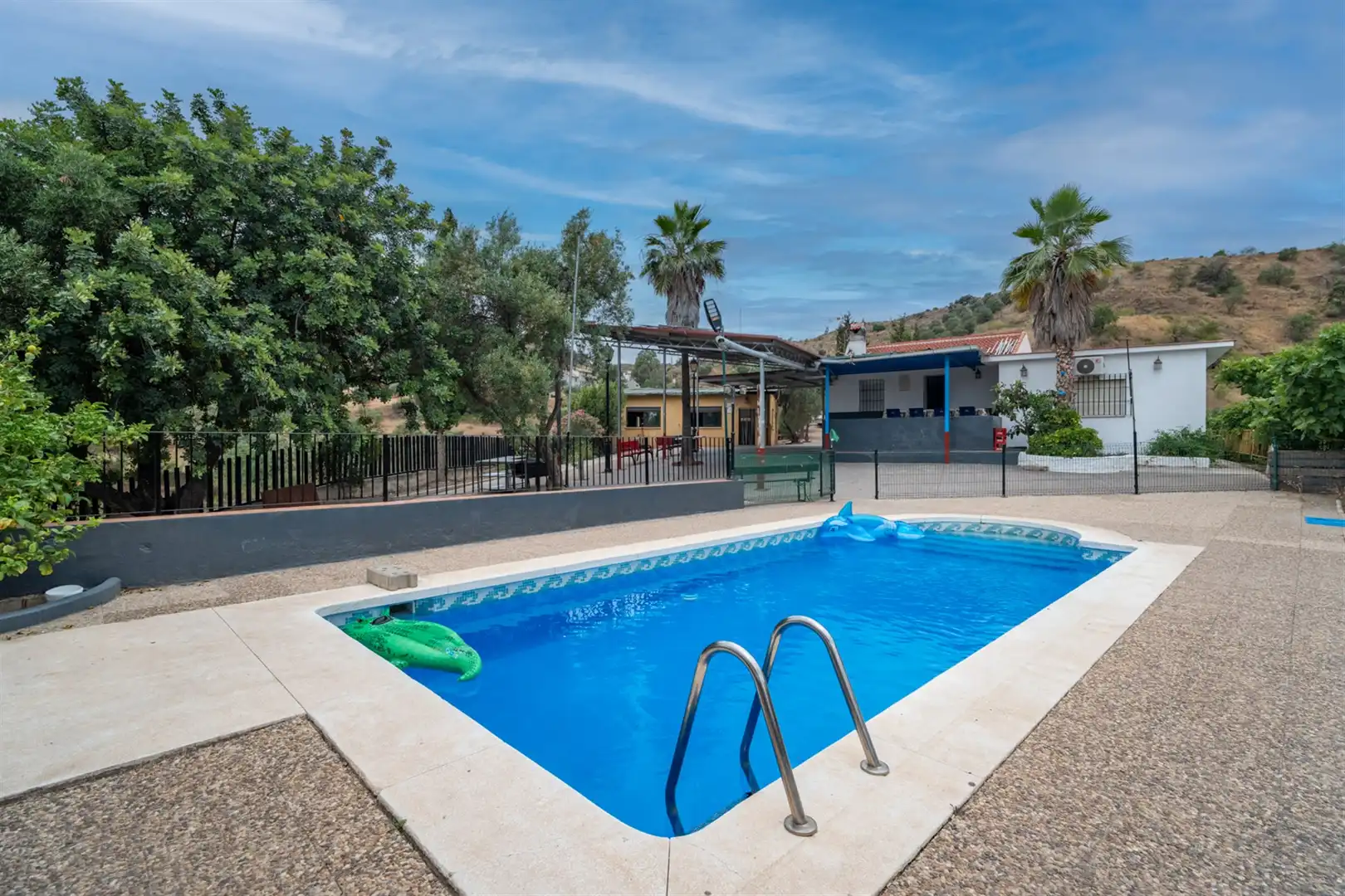 Piscina de Casa o xalet en venda en Cártama