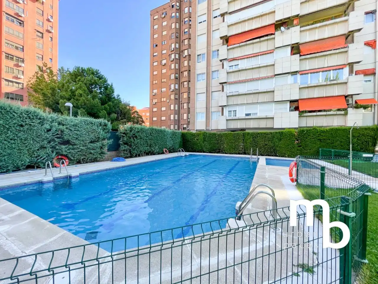 Piscina de Piso de alquiler en Madrid con Aire acondicionado, Calefacción y Parquet