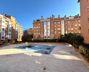 Exterior view of Flat for sale in  Madrid Capital  with Heating, Storage room and Community pool