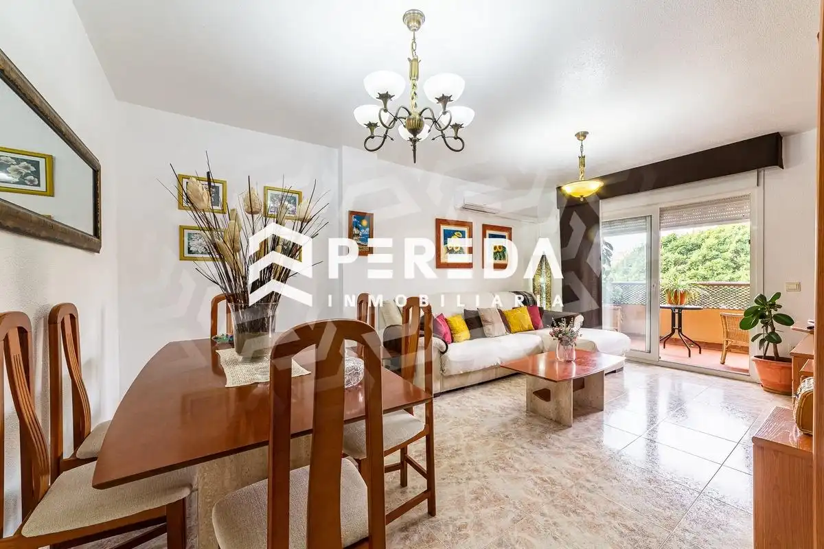 Vista exterior de Piso en venta en Roquetas de Mar con Jardín privado, Terraza y Balcón
