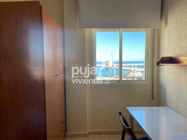 Piso en Venta en Avenida Comandante Benítez en Ensanche Centro - Puerto