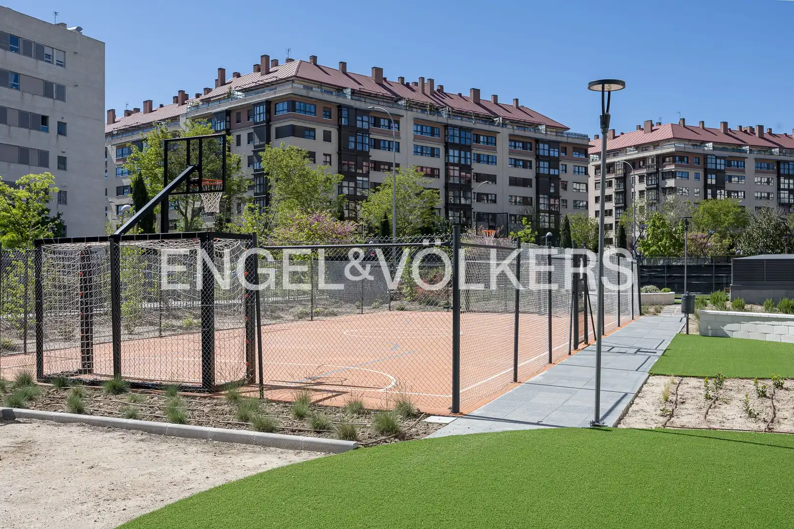 Terraza de Piso en venta en Madrid con Calefacción, Trastero y Piscina