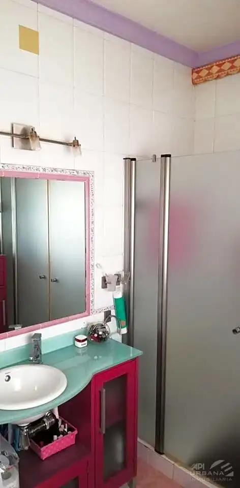 Bathroom of Houses for sale in Nueva Carteya  with Air Conditioner, Heating and Parquet flooring