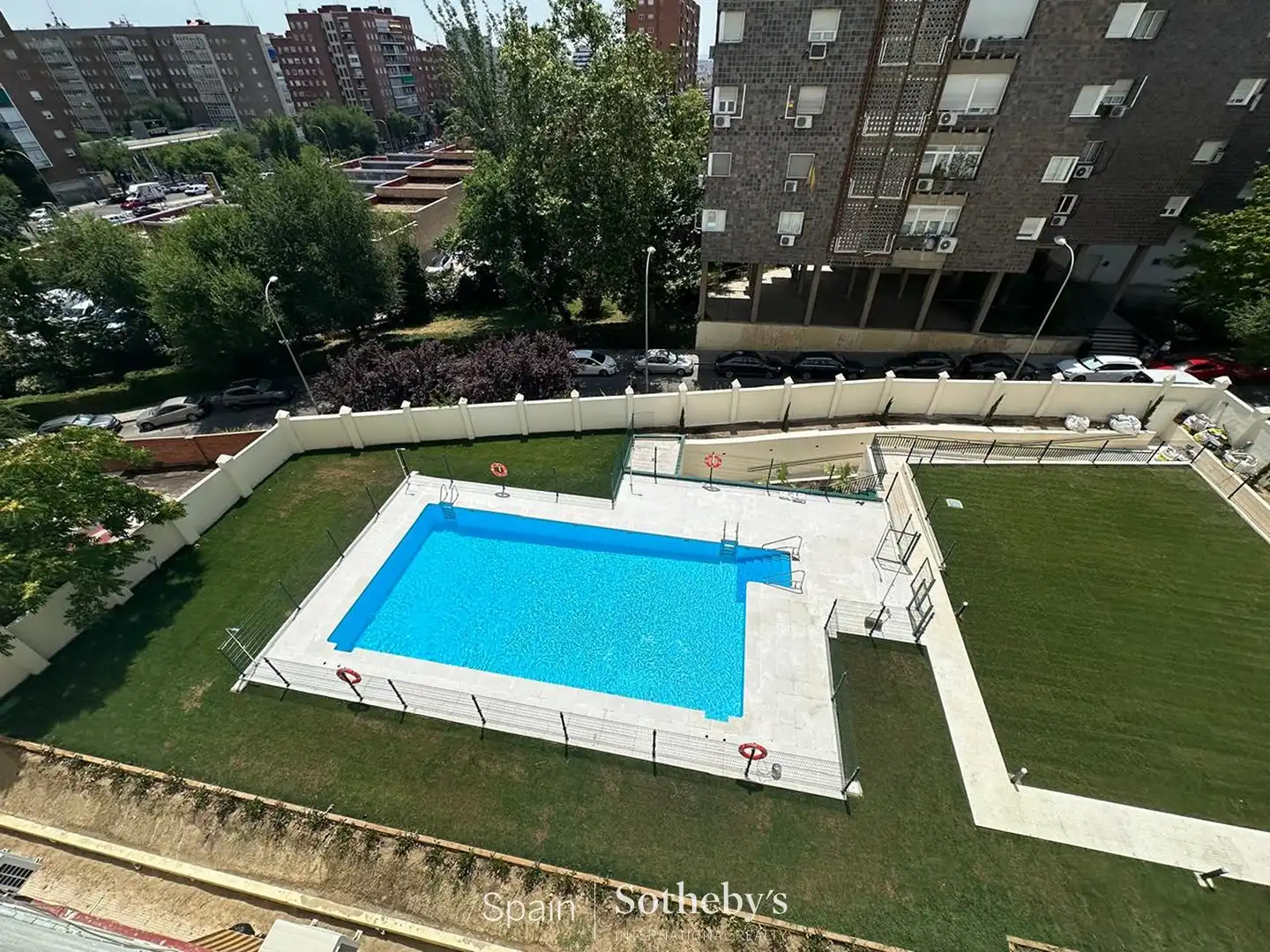Piscina de Apartament en venda en Madrid amb Aire condicionat, Calefacció i Traster
