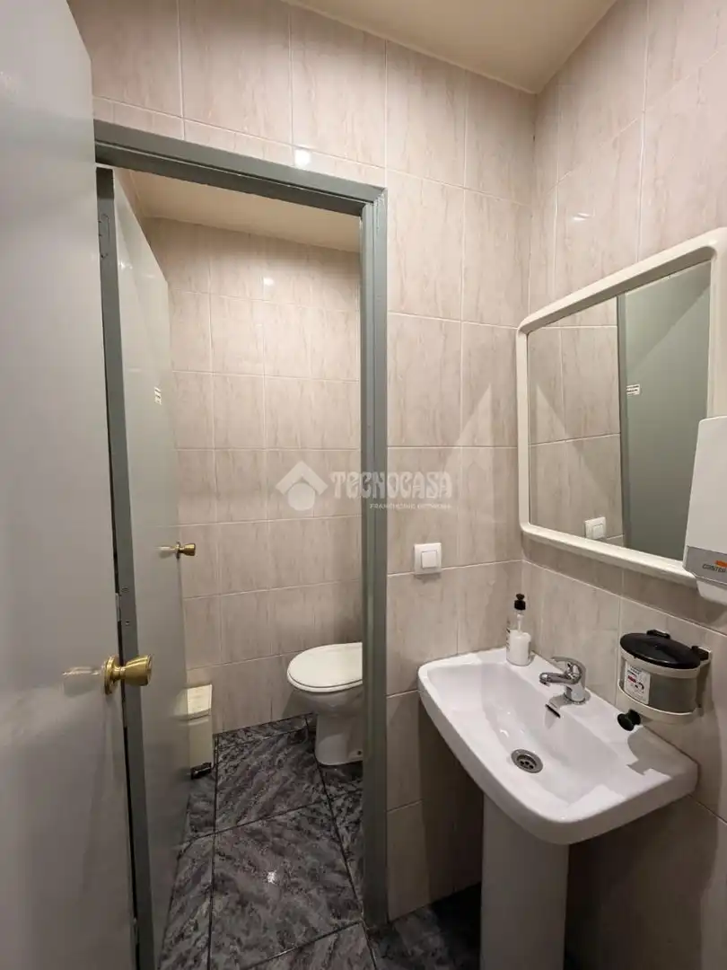 Casa bifamiliare con terrazza in vendita a Centre - Sant Oleguer, imagen 6