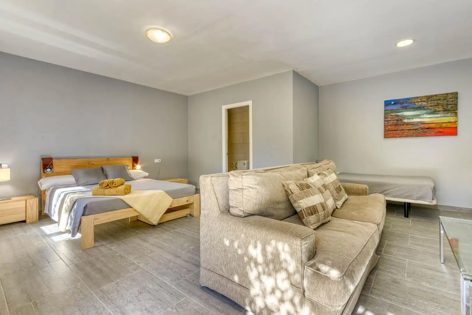 Habitación de Finca rústica en venta en Boadella i les Escaules con Calefacción, Jardín privado y Terraza