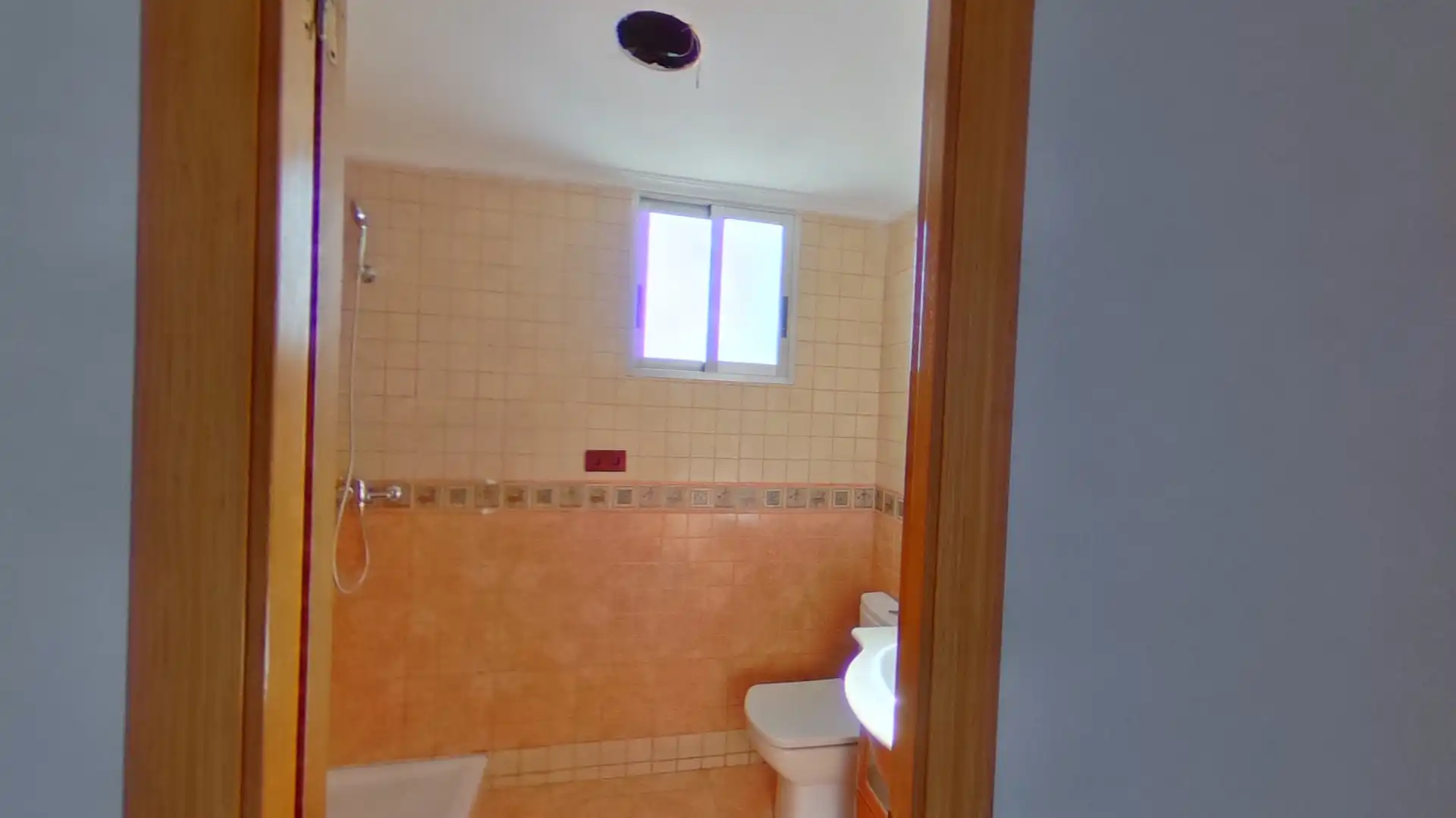 Bathroom of Flat for sale in Paterna