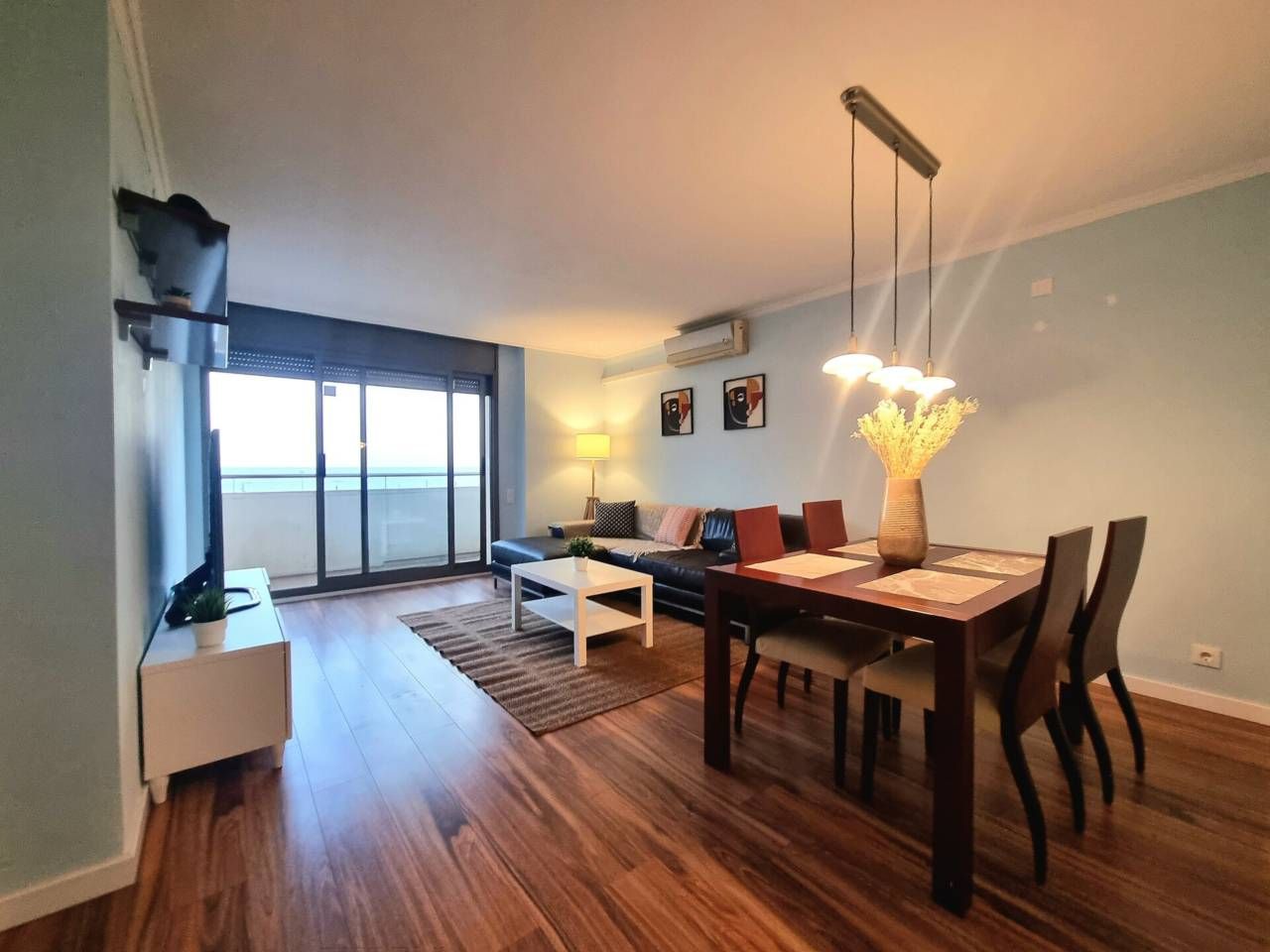 Living room of Flat to rent in Badalona  with Air Conditioner, Heating and Parquet flooring